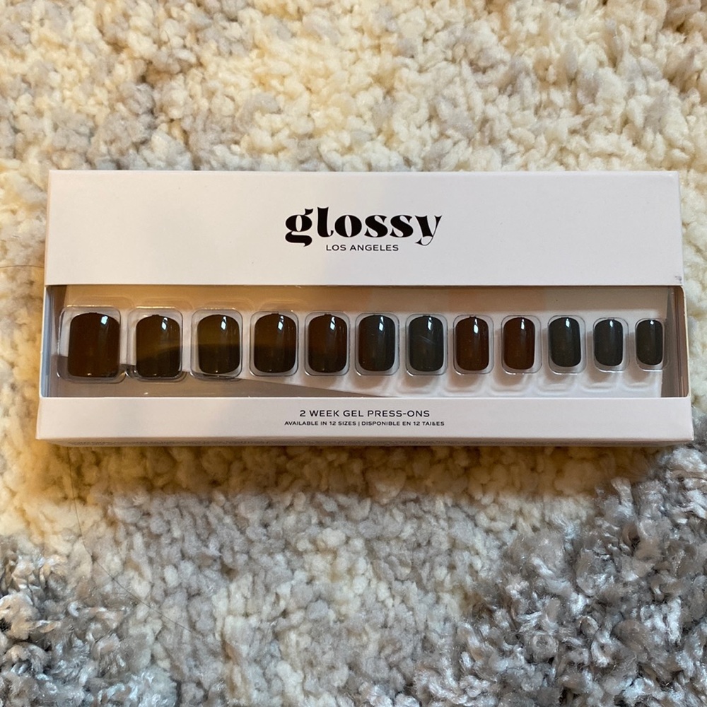 NEW NEVER OPENED Glossy Gel Nail Set
